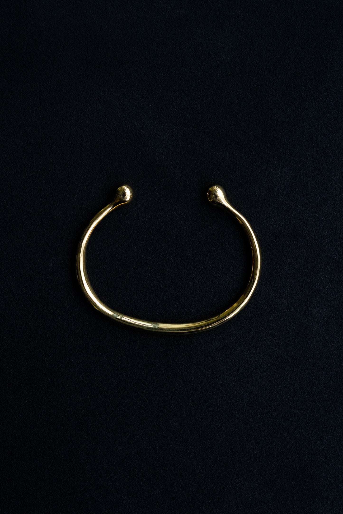THIN FIBULA BANGLE