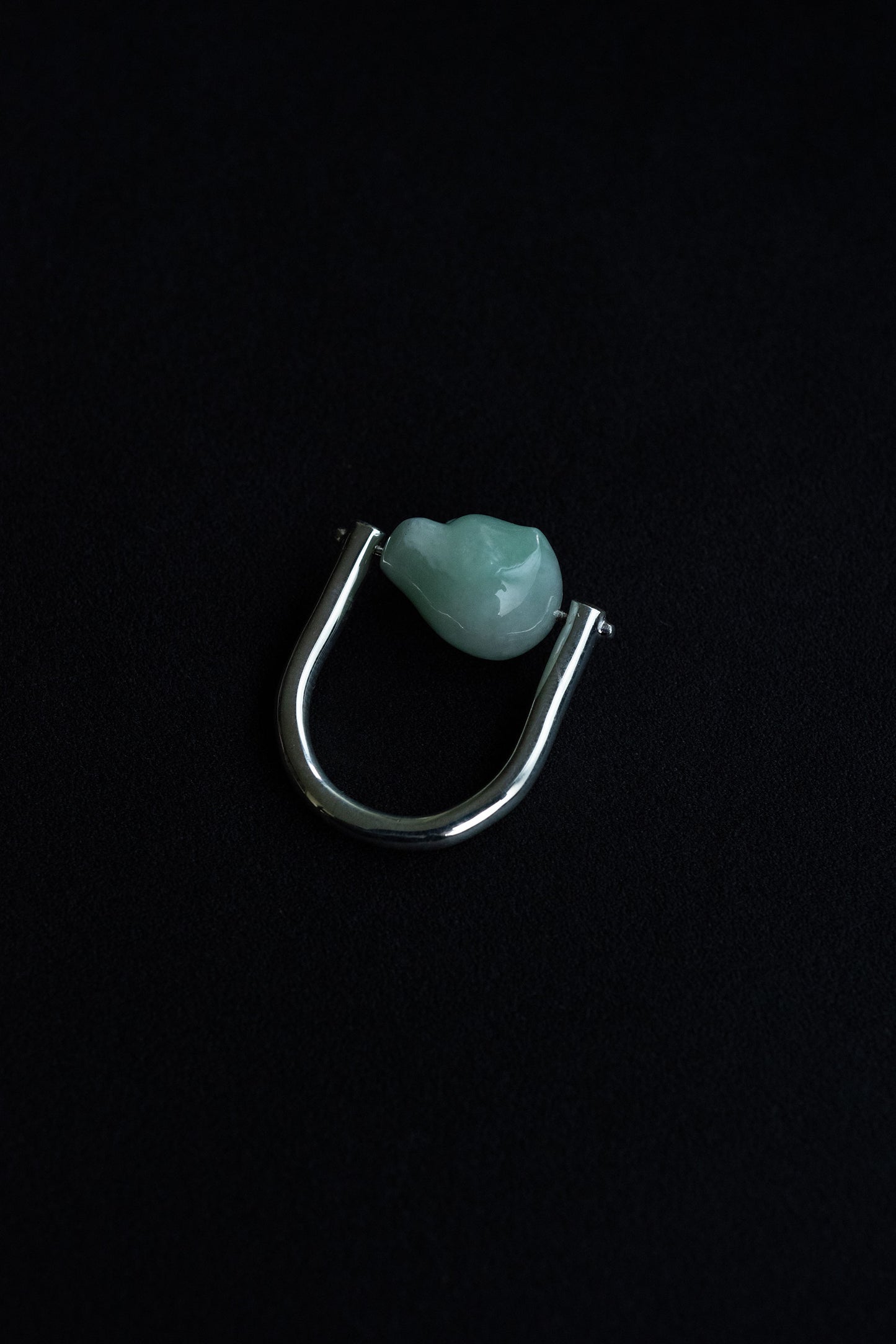 DISTORTED STONE RING