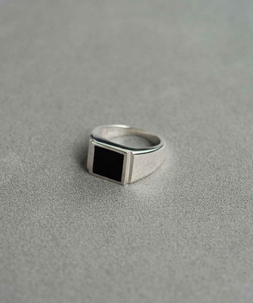 <tc>SIGNET RING /ONYX</tc>