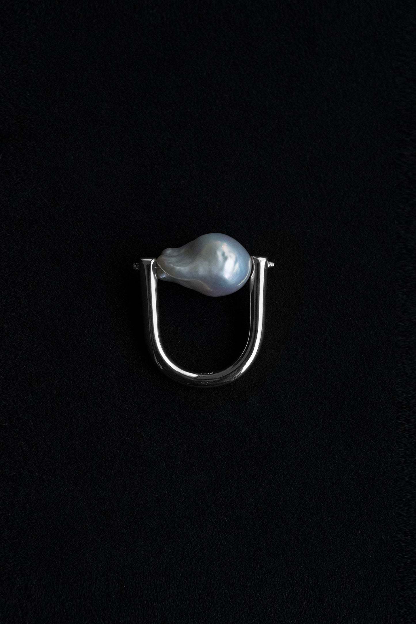 DISTORTED PEARL RING