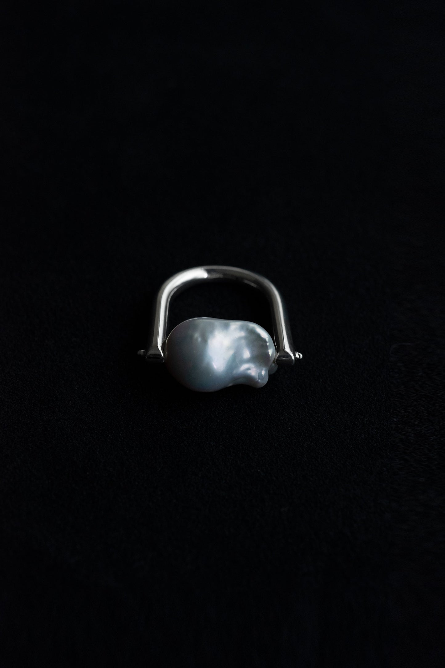 DISTORTED PEARL RING