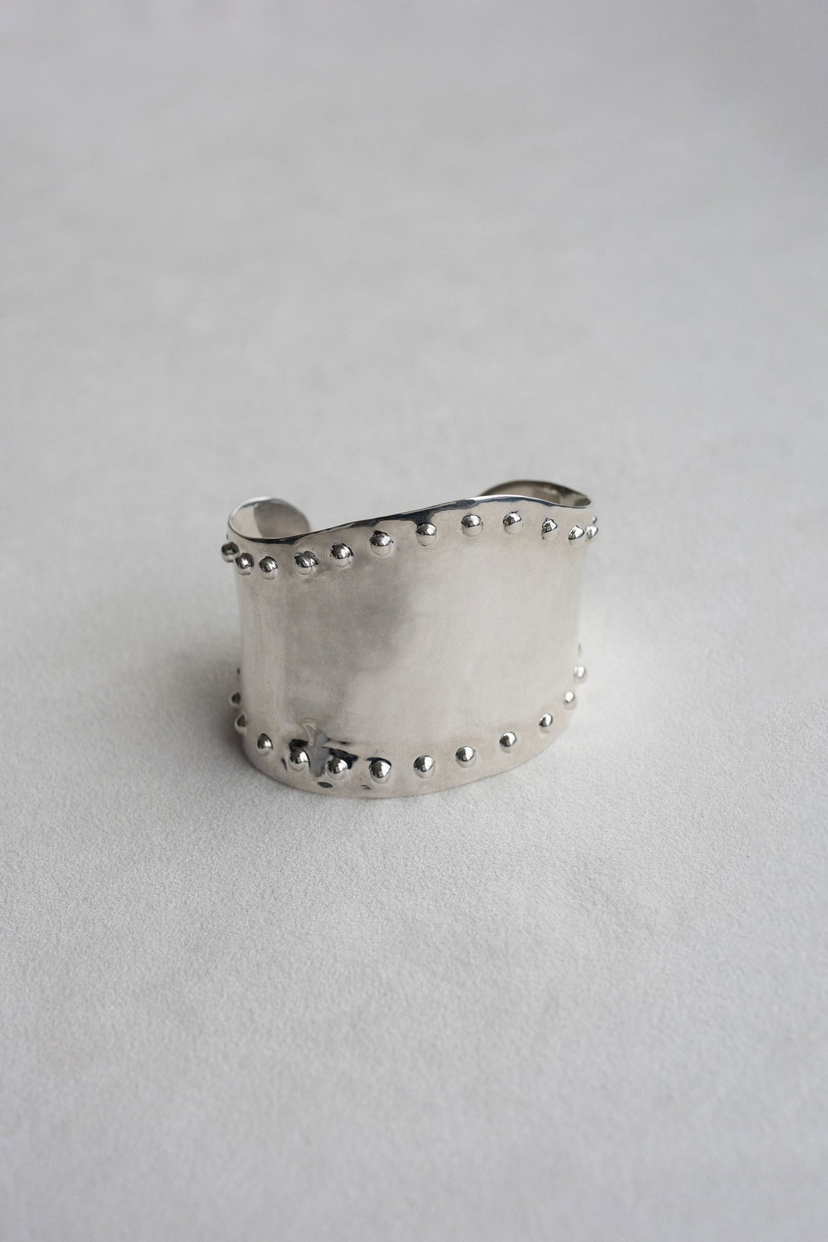 STUDD CUFF