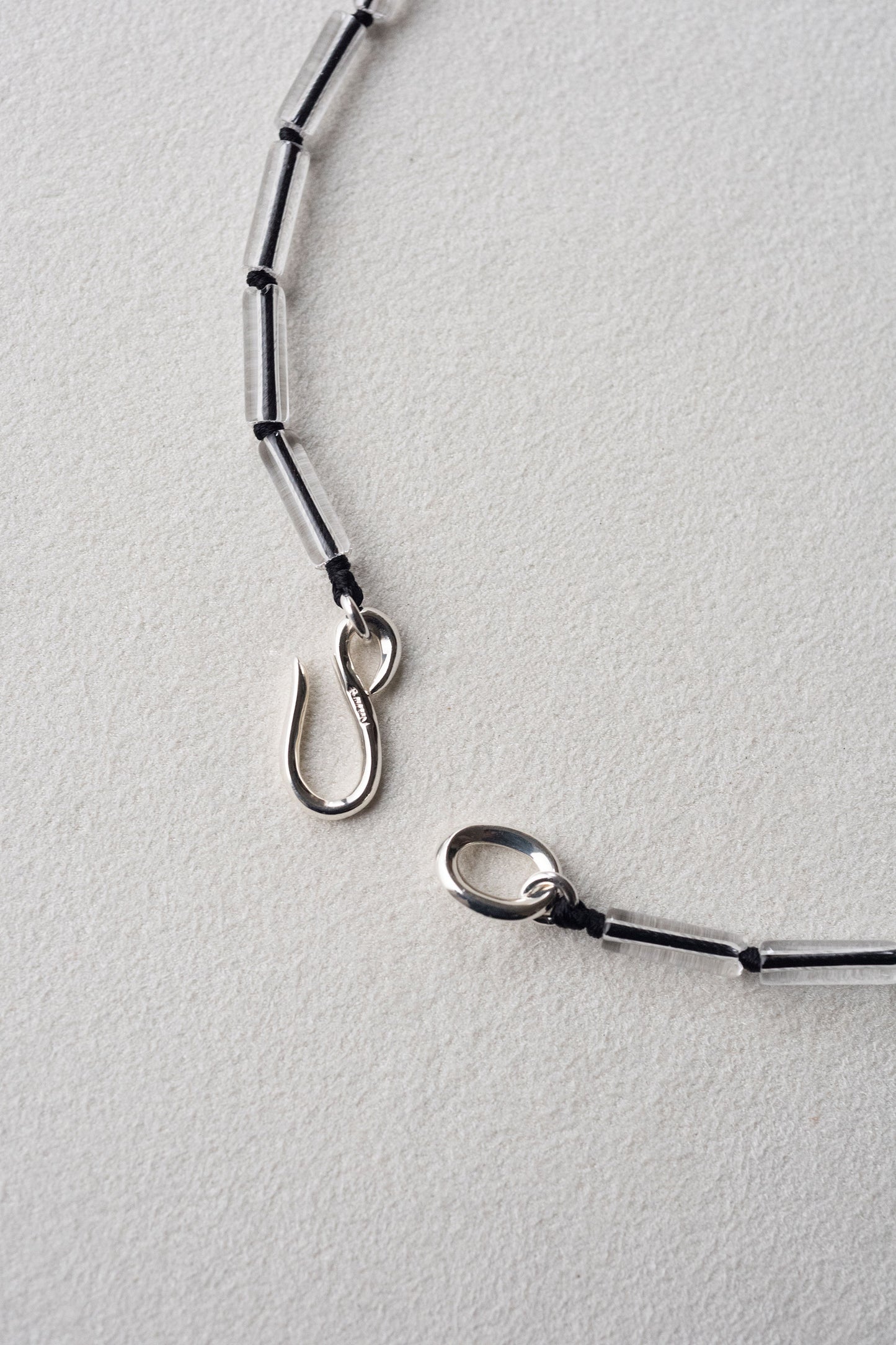 SMALL TUBE CRYSTAL NECKLACE