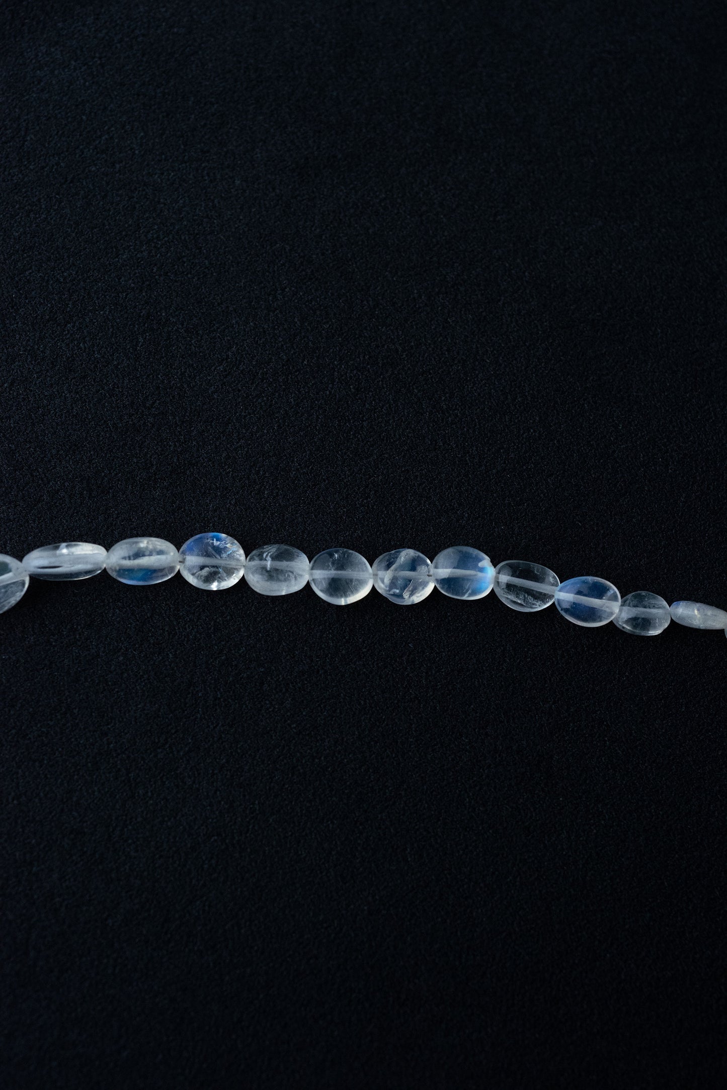 SHOKA COLLAR OVAL MOONSTONE