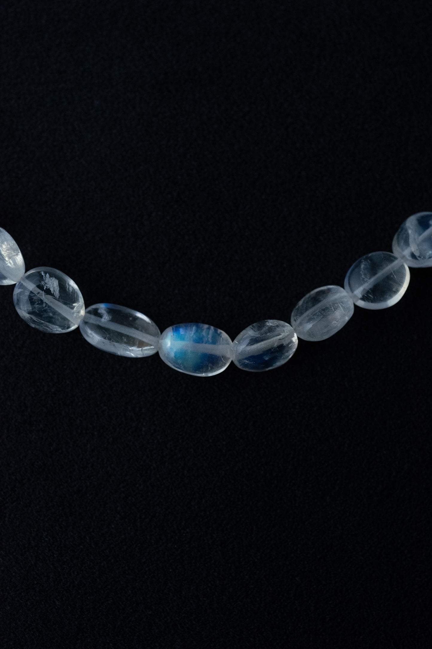 SHOKA COLLAR OVAL MOONSTONE