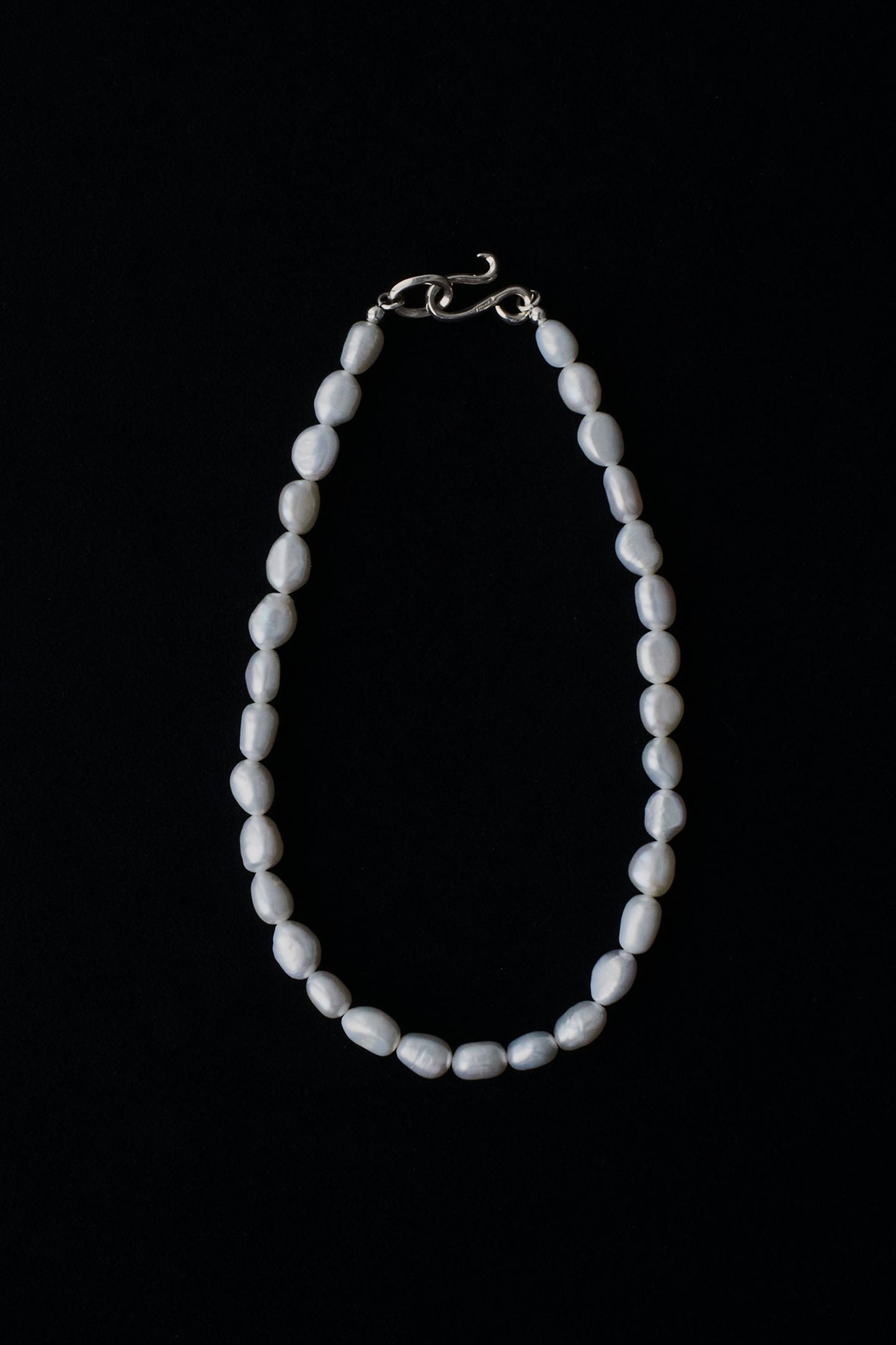 SHORT PEARL NECKLACE