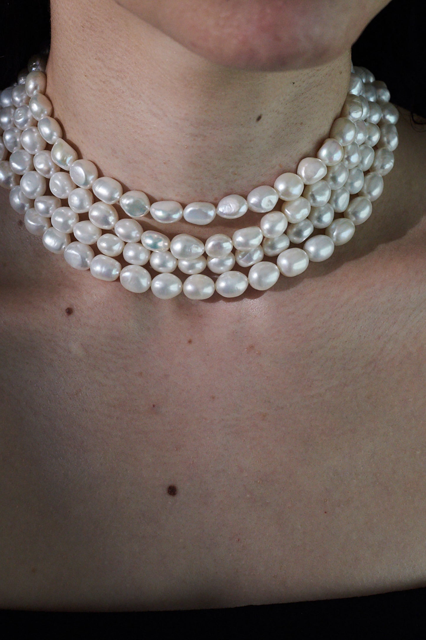MEDIUM PEARL NECKLACE