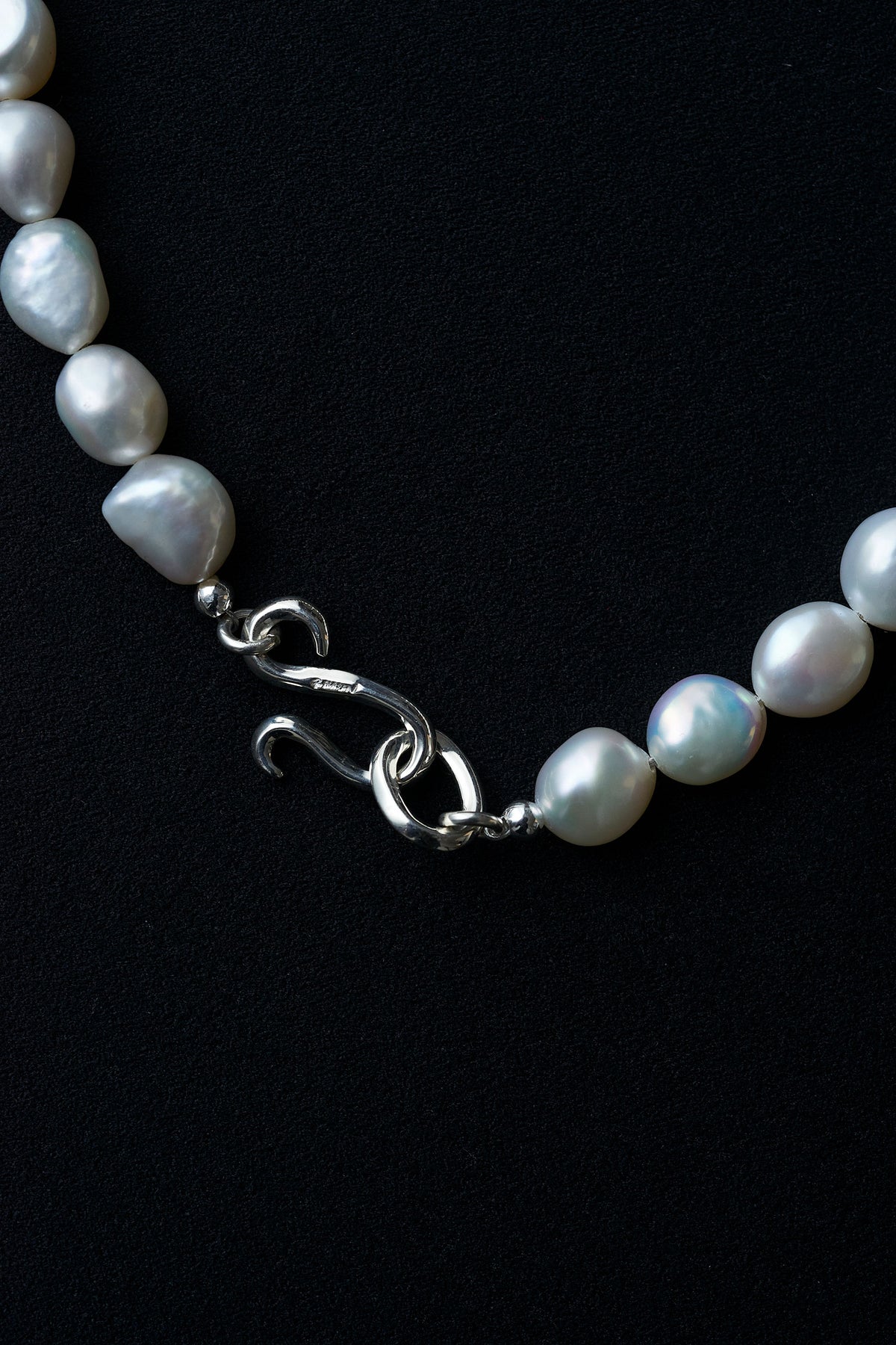 CLASSIC PEARL NECKLACE