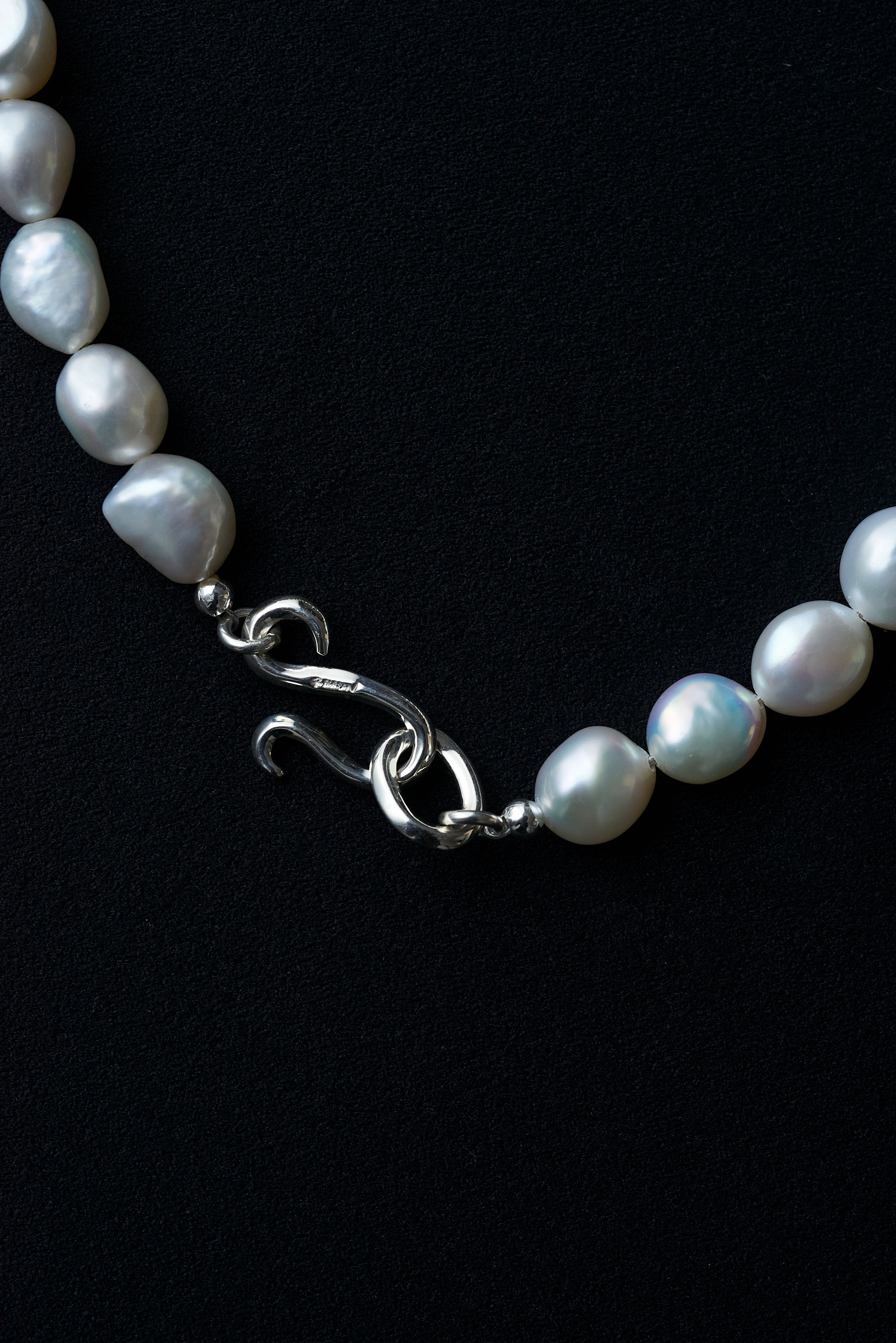 MEDIUM PEARL NECKLACE
