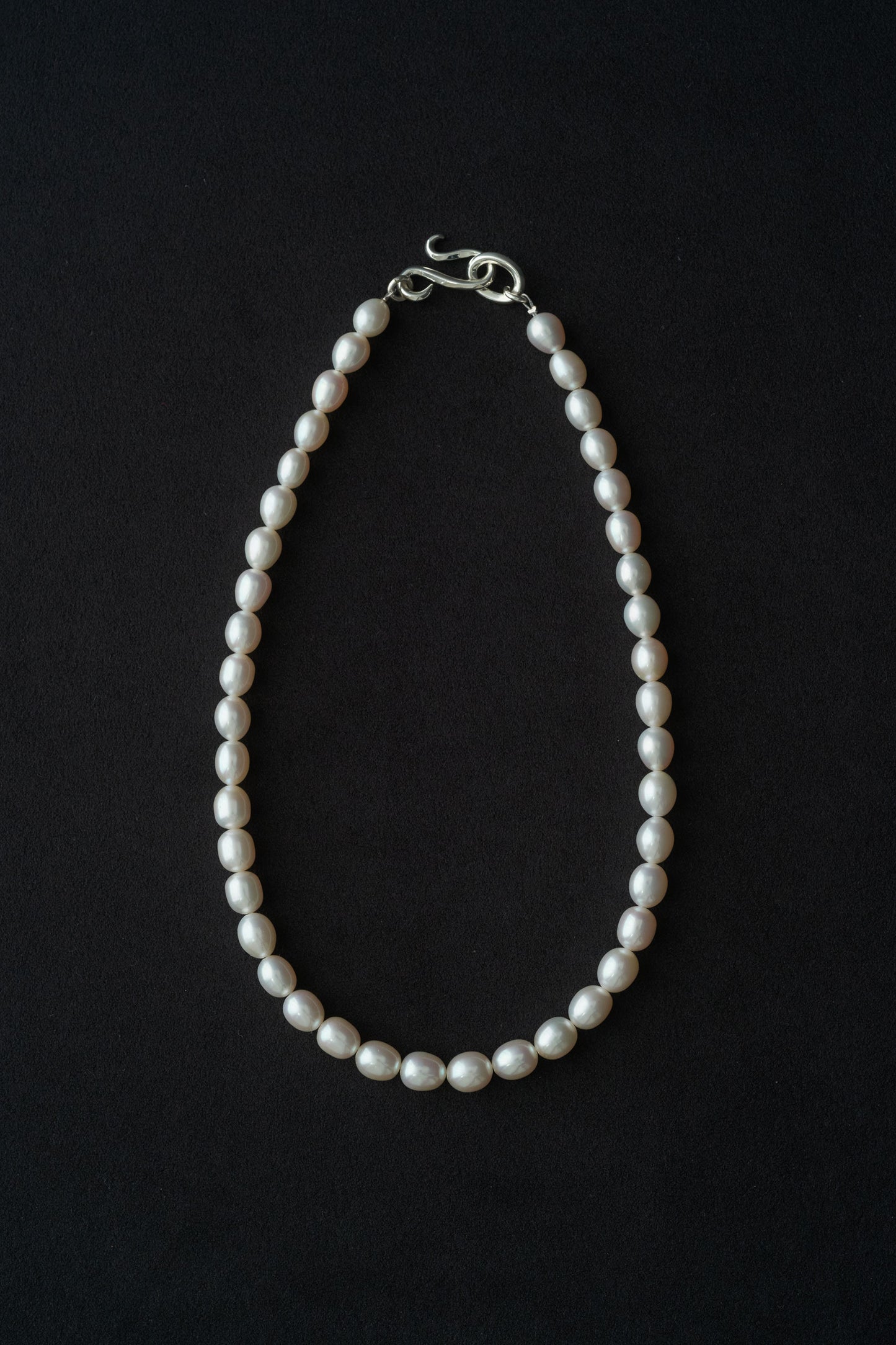 SMALL OVAL PEARL NECKLACE