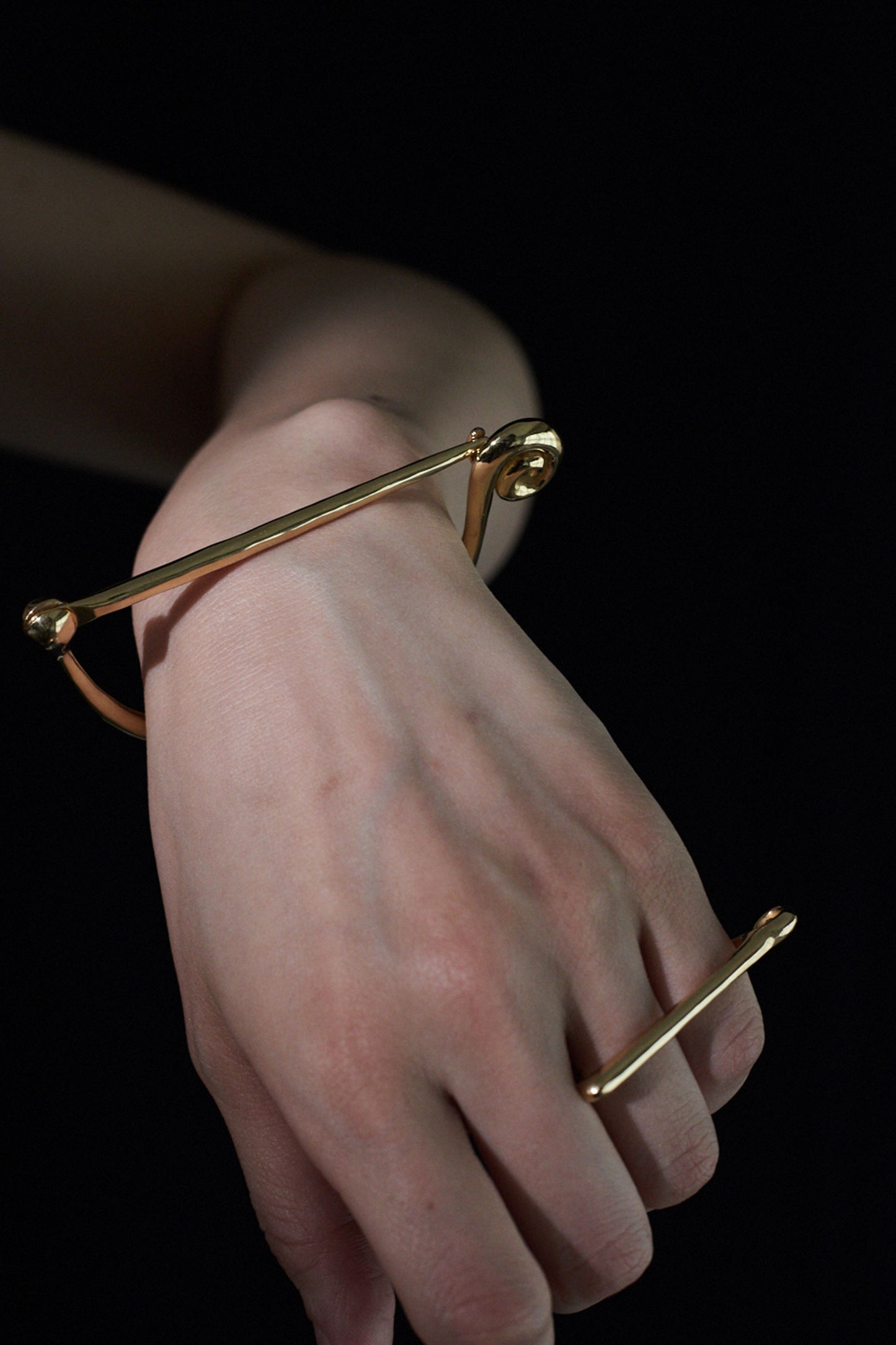 FIBULA BANGLE