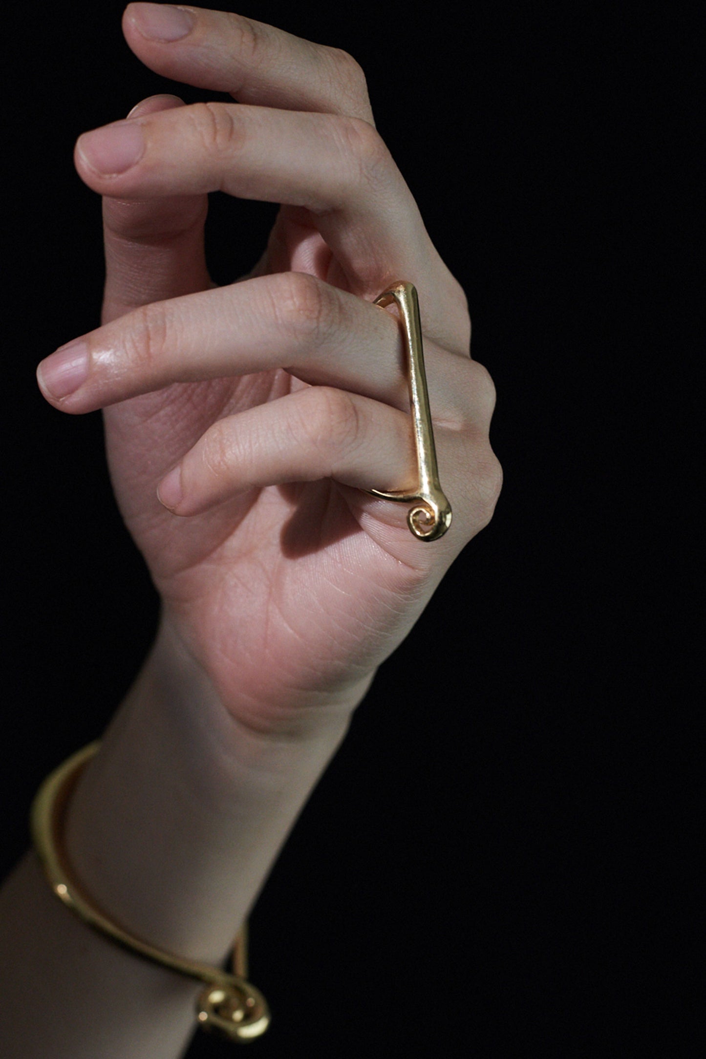 FIBULA RING
