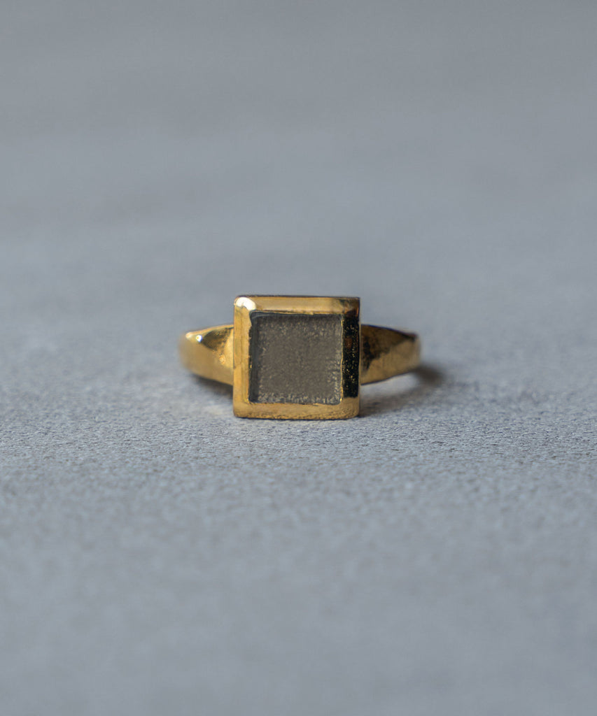 ANCIENT ROMAN RING/SMOKY QUARTZ