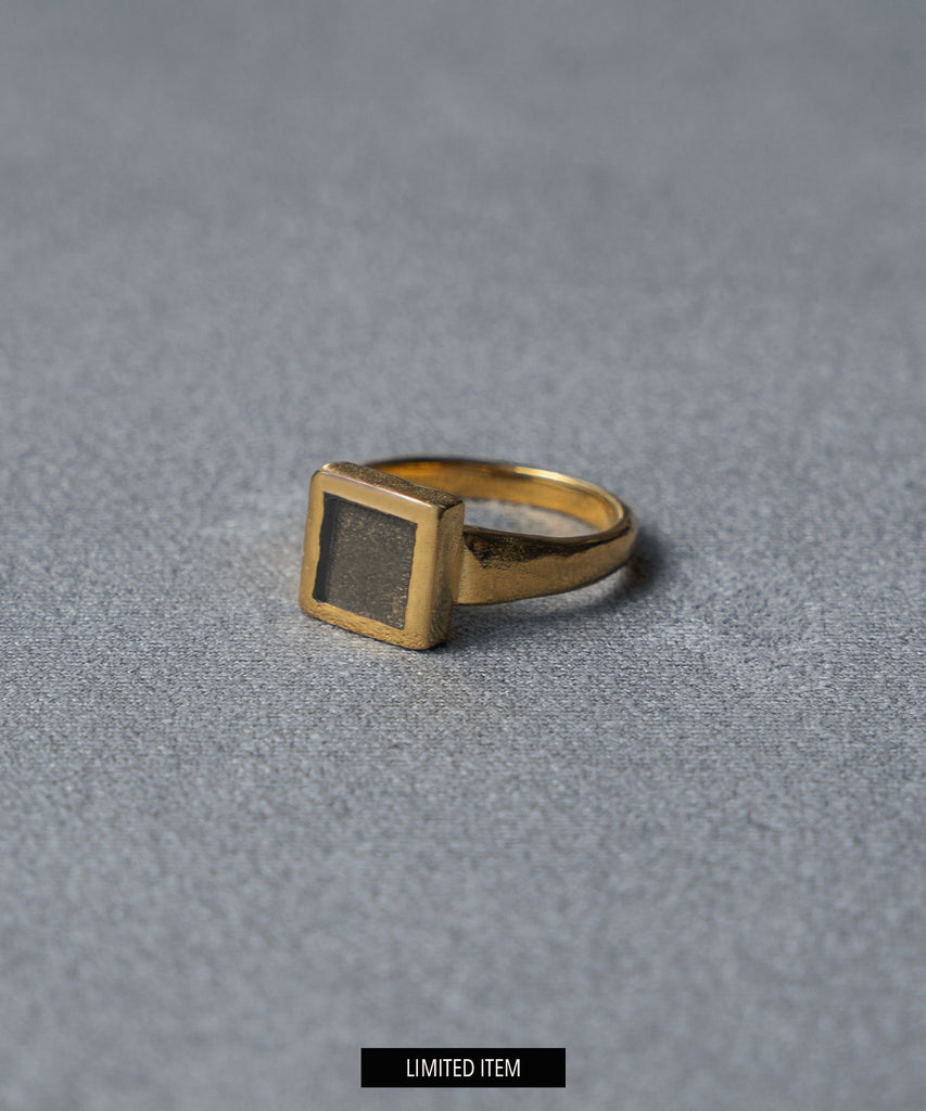 ANCIENT ROMAN RING/SMOKY QUARTZ