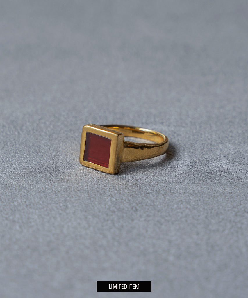ANCIENT ROMAN RING/RED AGATE