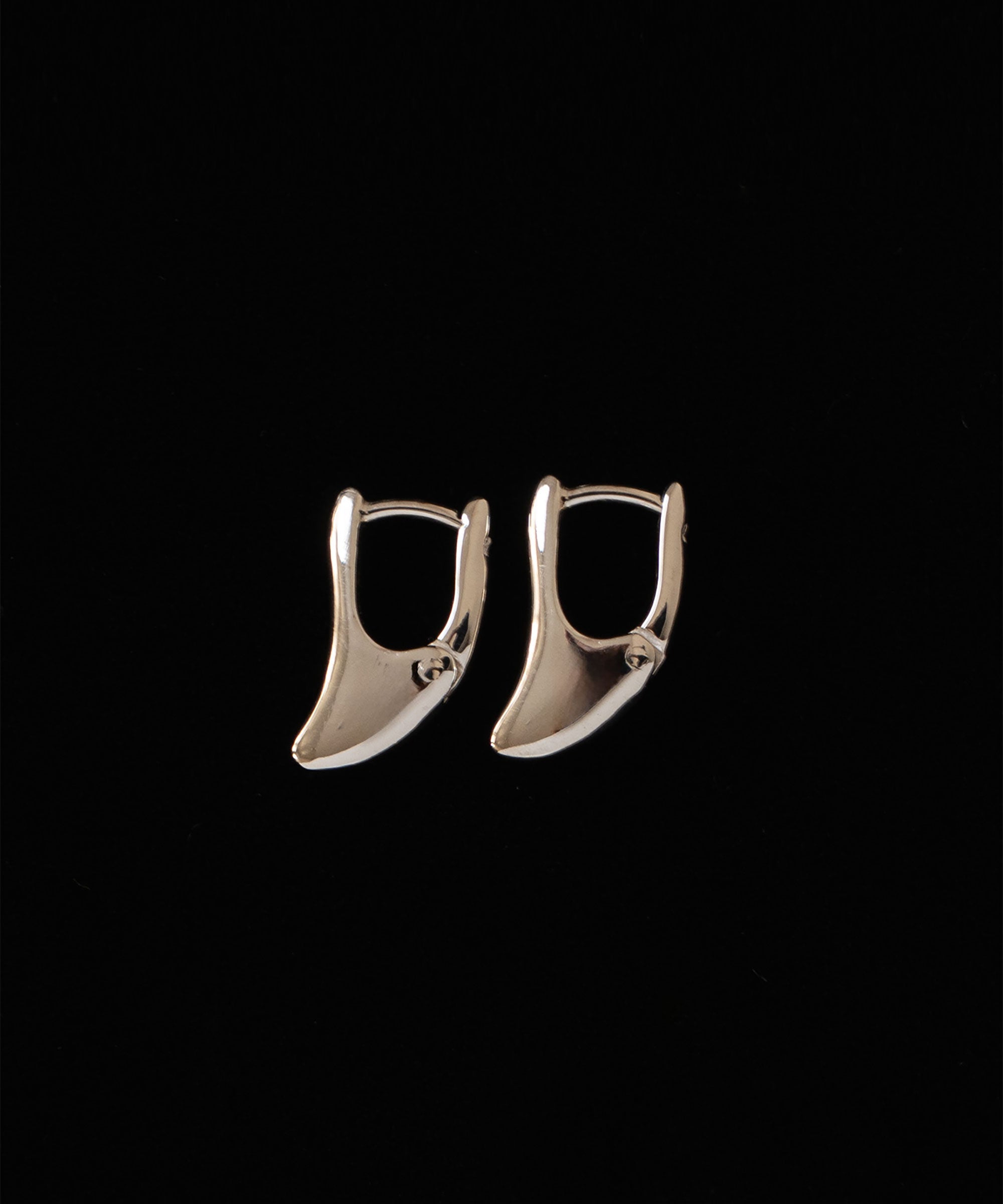 TINY MOON HOOPS｜R.ALAGAN(ララガン)公式通販｜ムーン(月)ピアス