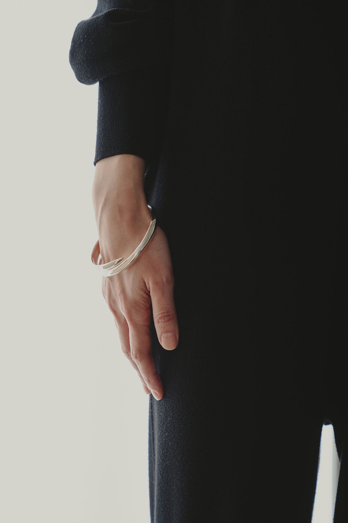 LARGE WILLOW BANGLE